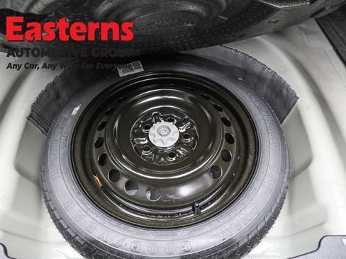 Used 2024 Toyota Camry SE image 21