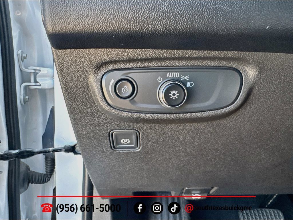 Used 2024 GMC Terrain SLE w/ Driver Convenience Package FWD image 21