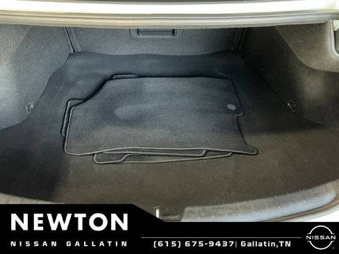 Used 2018 Kia Cadenza Premium w/ Luxury Package FWD image 20