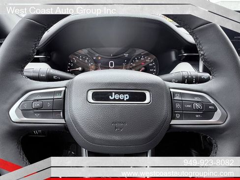 Used 2025 Jeep Compass Limited AWD/4WD image 8