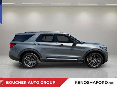 Certified 2025 Ford Explorer Platinum w/ Ultimate Package AWD/4WD image 4