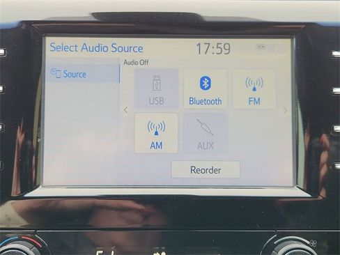 Used 2019 Toyota Camry SE w/ Convenience Package image 13