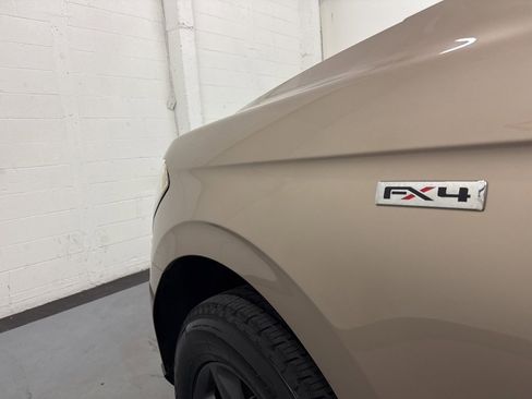 Used 2020 Ford Expedition XLT w/ FX4 Off-Road Package image 23