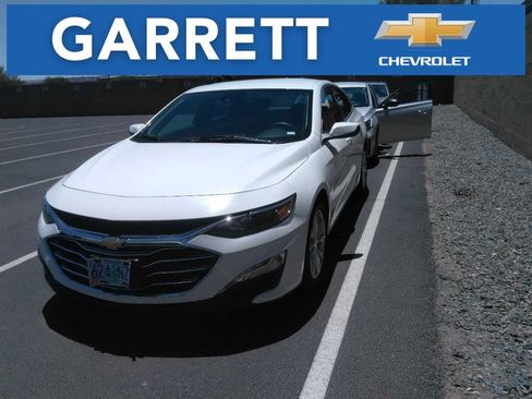 Used 2023 Chevrolet Malibu LT FWD image 1