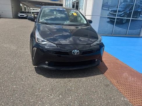 Used 2022 Toyota Prius XLE FWD image 3