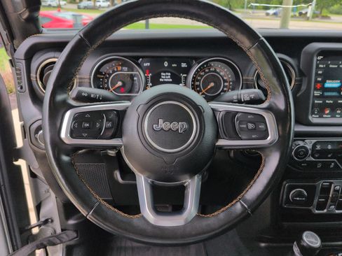 Used 2022 Jeep Gladiator Overland AWD/4WD image 21