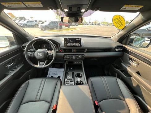 Used 2025 Honda Pilot TrailSport image 20