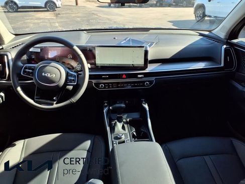 Certified 2025 Kia Sorento S image 3