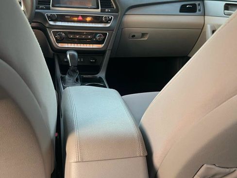 Used 2018 Hyundai Sonata SE FWD image 8