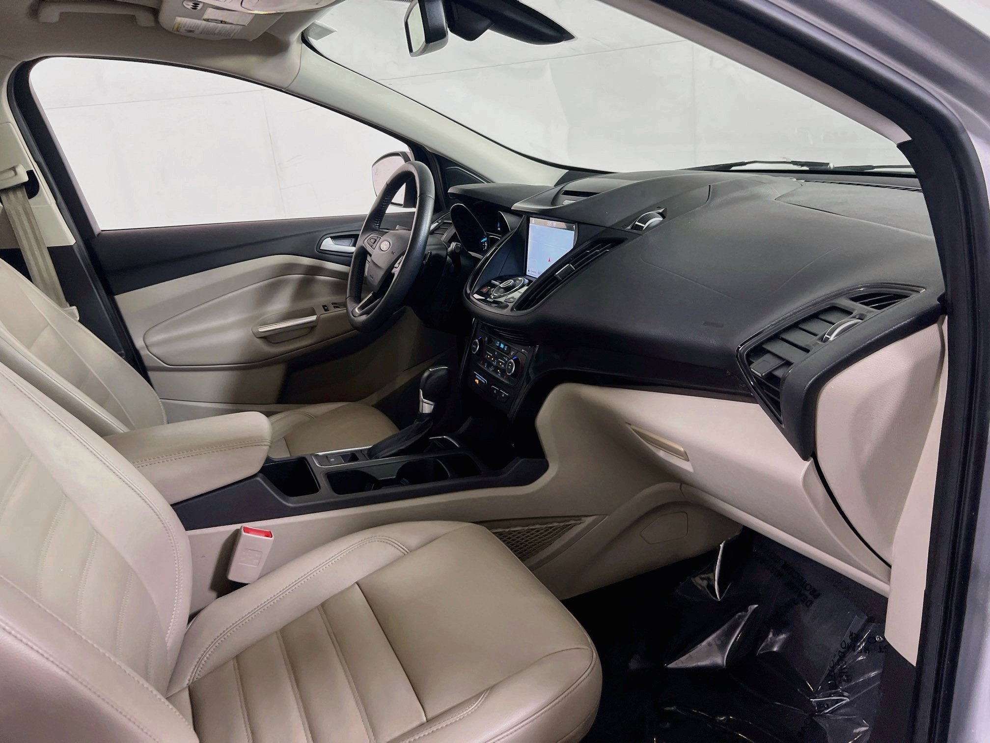 Used 2017 Ford Escape Titanium FWD image 28