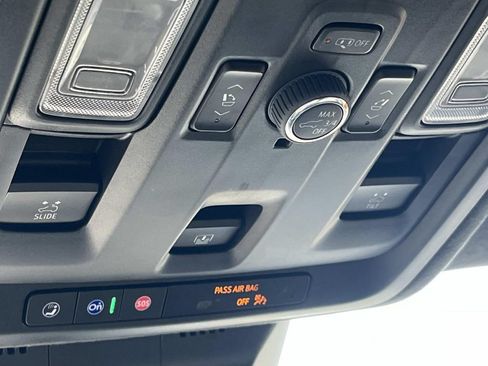 Used 2023 Cadillac Escalade V w/ LPO, ONYX Package AWD/4WD image 43