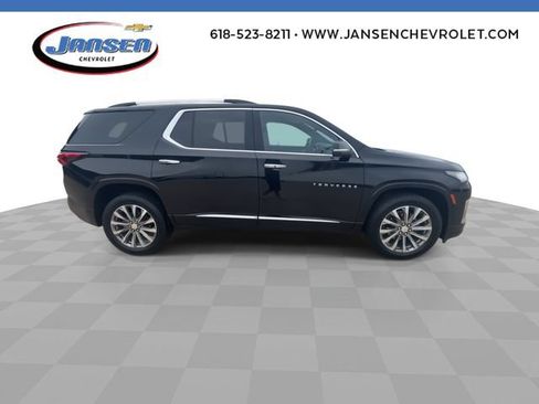 Used 2023 Chevrolet Traverse Premier FWD image 9