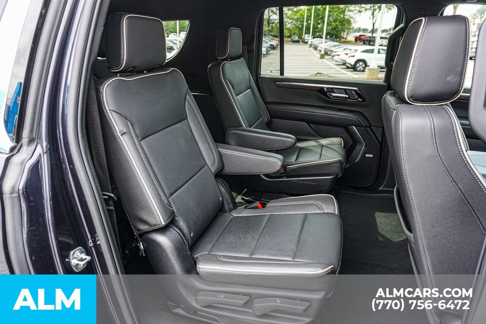 Used 2025 Chevrolet Suburban Premier AWD/4WD image 24