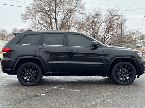 Used 2019 Jeep Grand Cherokee Altitude image 8