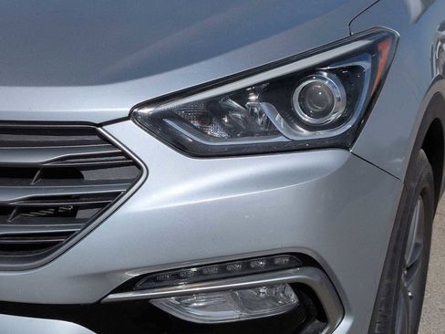 Used 2017 Hyundai Santa Fe Sport image 11