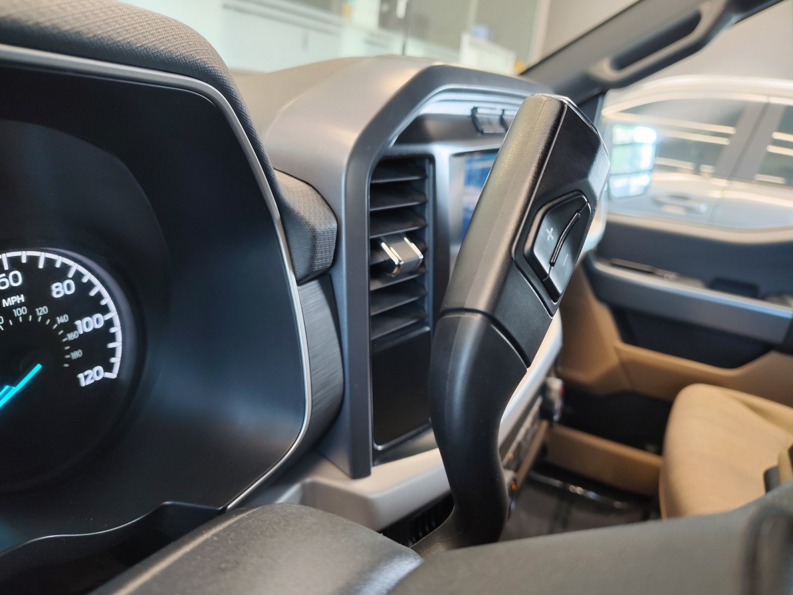 Used 2023 Ford F150 XLT RWD image 22