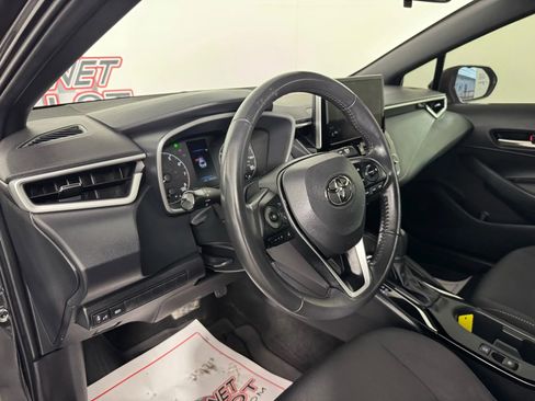 Used 2023 Toyota Corolla SE w/ SE Premium Package image 10