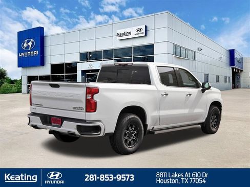 Used 2022 Chevrolet Silverado 1500 High Country w/ Technology Package AWD/4WD image 5