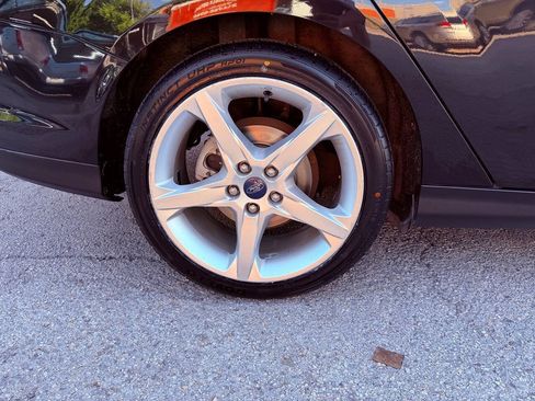 Used 2012 Ford Focus Titanium FWD image 36
