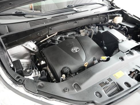 Used 2017 Toyota Highlander XLE AWD/4WD image 61