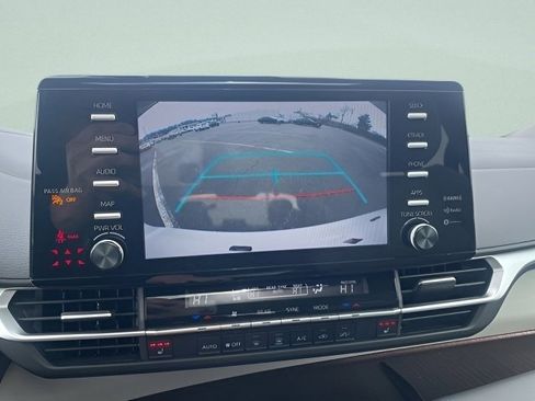 Used 2023 Toyota Sienna XLE image 26