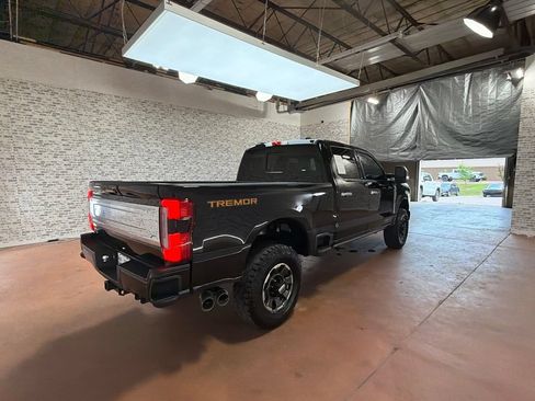 Used 2023 Ford F350 Platinum w/ Tremor Off-Road Package AWD/4WD image 8