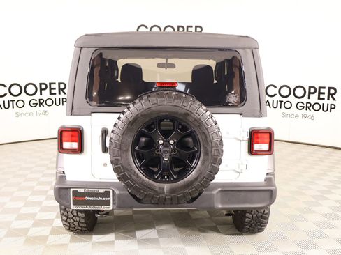 Used 2022 Jeep Wrangler Sport image 19
