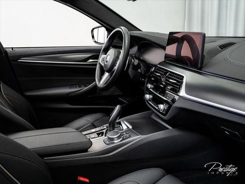 Used 2021 BMW M550i xDrive w/ Premium Package AWD/4WD image 39