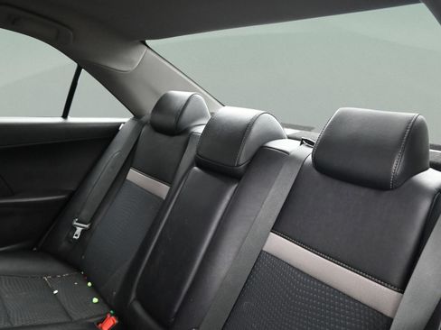 Used 2014 Toyota Camry SE FWD image 33