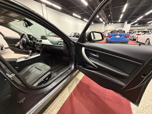 Used 2013 BMW 320i xDrive Sedan AWD/4WD image 33