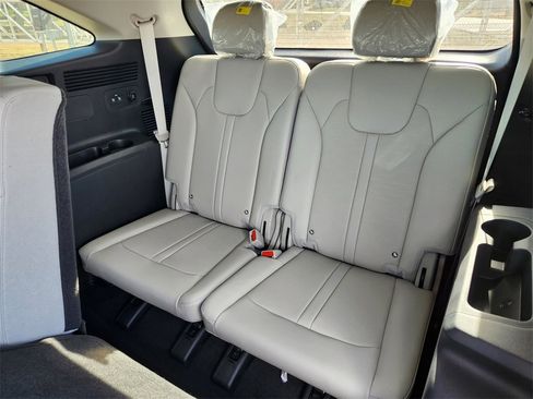 New 2026 Kia Sorento S image 10