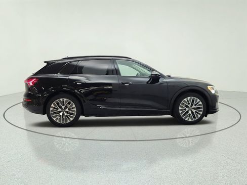 Used 2024 Audi Q8 e-tron Premium Plus w/ Premium Plus Package AWD/4WD image 4