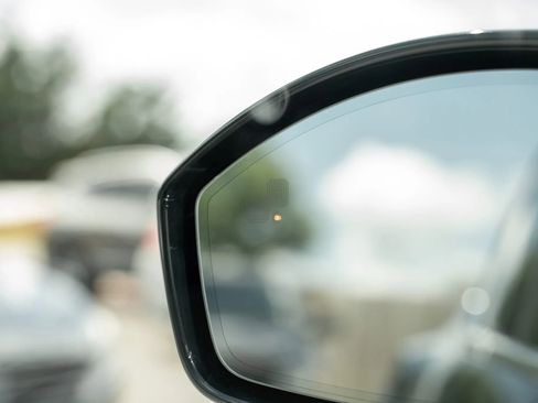 Used 2020 Jaguar E-PACE SE image 20