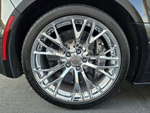 Used 2016 Chevrolet Corvette Z06 w/ Z07 Performance Package image 17