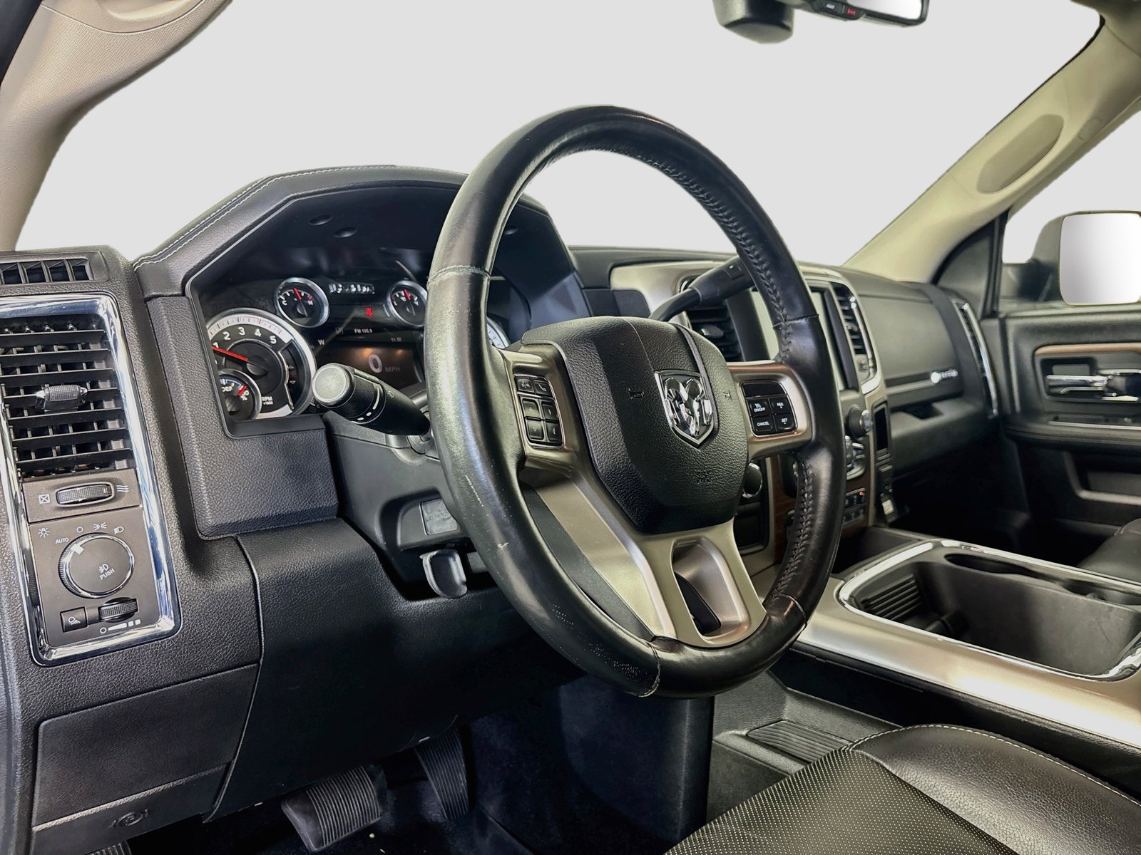 Used 2017 RAM 2500 Laramie w/ Sport Appearance Group AWD/4WD image 9