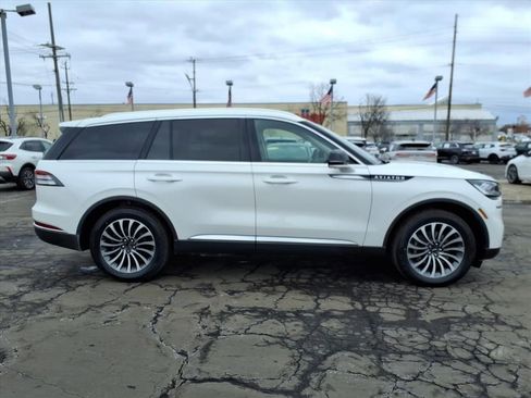 Used 2023 Lincoln Aviator Reserve w/ Elements Package Plus image 8
