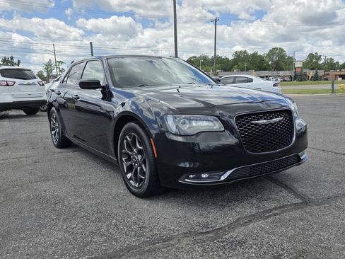 Used 2016 Chrysler 300 S AWD/4WD image 9