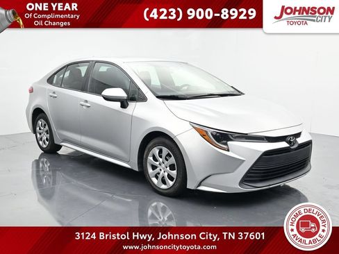 Used 2023 Toyota Corolla LE FWD image 1