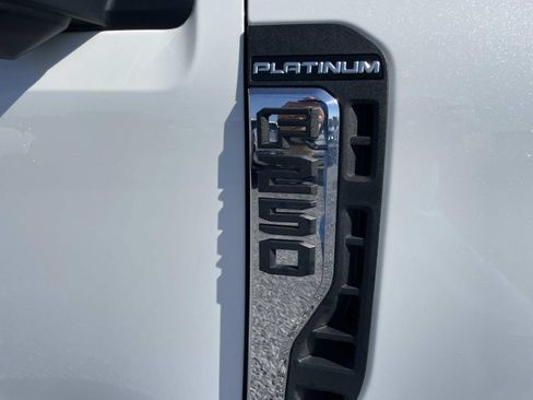 Used 2024 Ford F250 Platinum AWD/4WD image 38