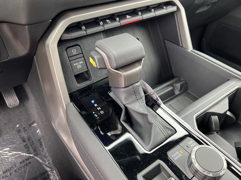 New 2026 Toyota Tundra Limited AWD/4WD image 22
