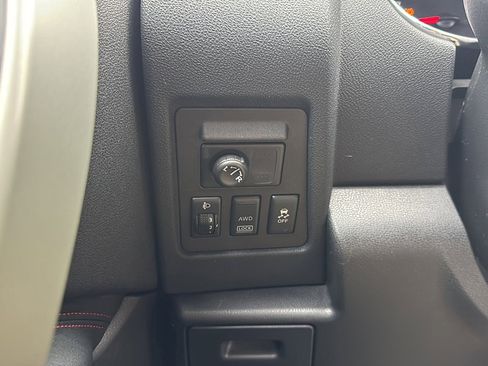 Used 2011 Nissan Rogue SV w/ SL Pkg image 24