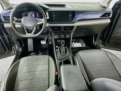 Used 2022 Volkswagen Taos SE w/ Panoramic Sunroof Package FWD image 15
