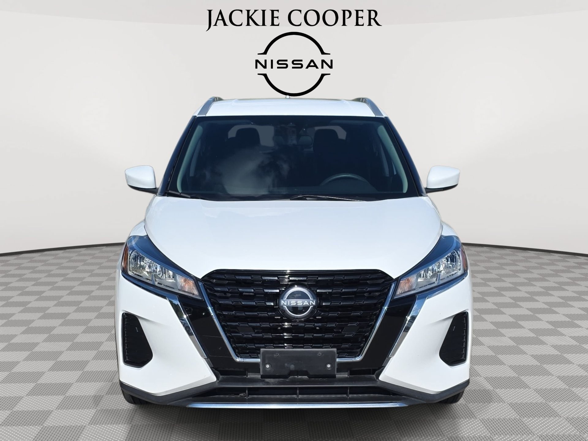 Used 2023 Nissan Kicks SV FWD image 2
