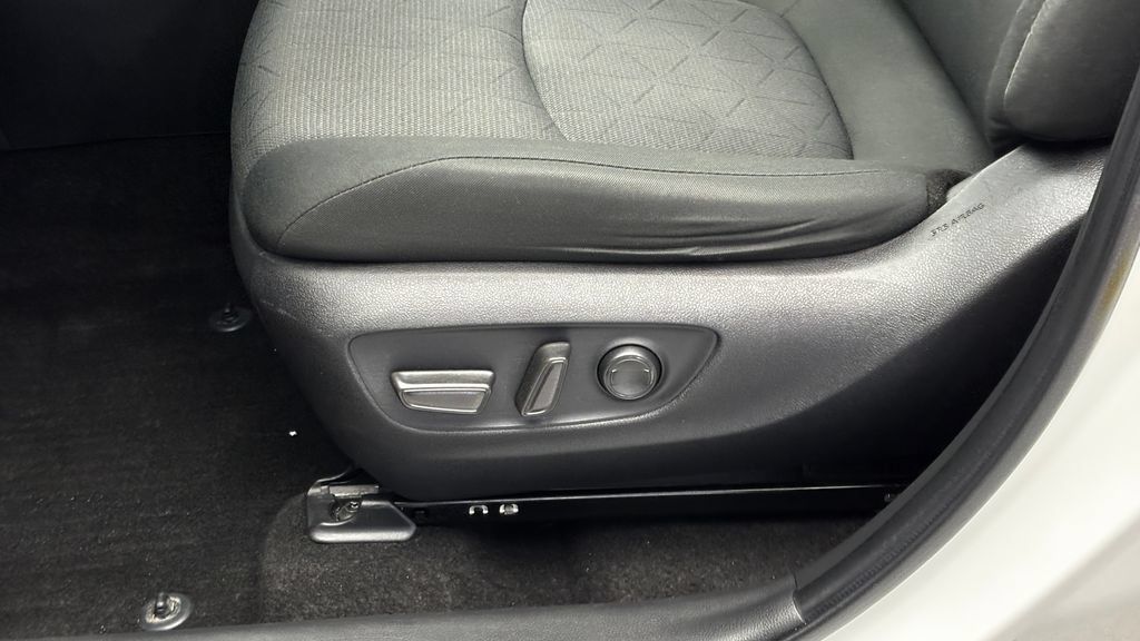 Used 2023 Toyota RAV4 XLE w/ Convenience Package AWD/4WD image 13