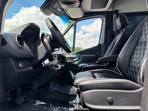Used 2024 Mercedes-Benz Sprinter 3500 image 13