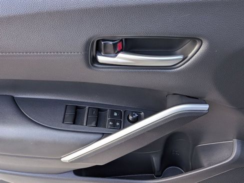 Used 2024 Toyota Corolla Cross XLE image 18