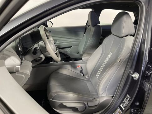 Used 2023 Hyundai Elantra SEL w/ Convenience Package image 13