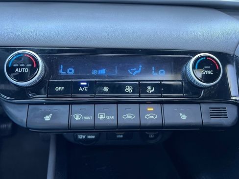 Used 2022 Hyundai Elantra SEL w/ Convenience + Premium Package image 22