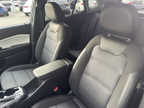 Used 2024 Chevrolet Trax LT w/ Driver Confidence Package image 20