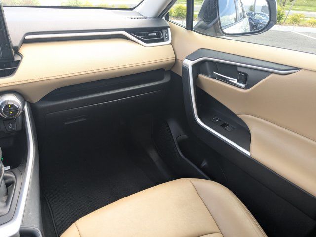 Used 2021 Toyota RAV4 XLE Premium FWD image 17